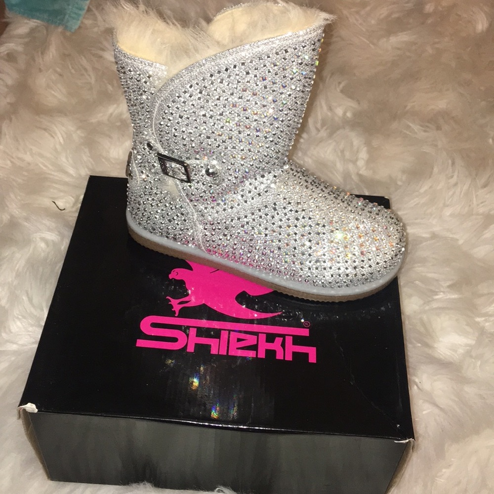 Kids Siliver boots with rhinstones